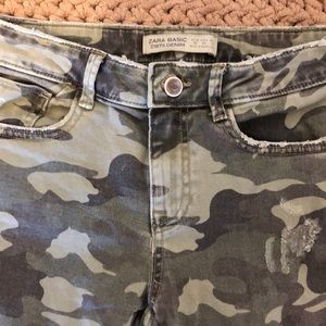 Camo skinny jeans